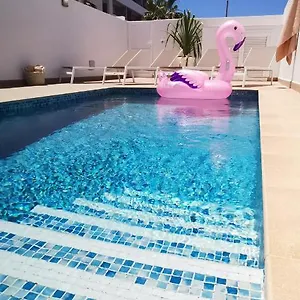 https://villa-hortensia-costa-adeje-tenerife.in-canary-islands.com